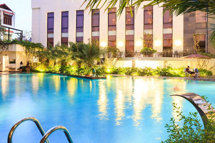 Pools & Facilities