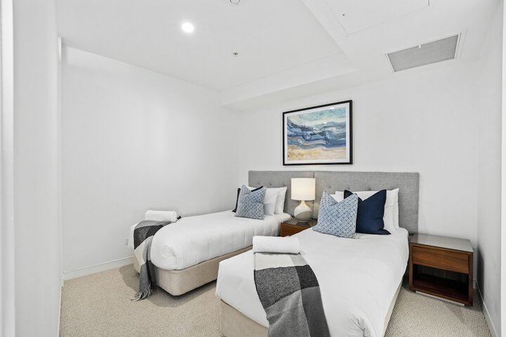 Room 45 of 213