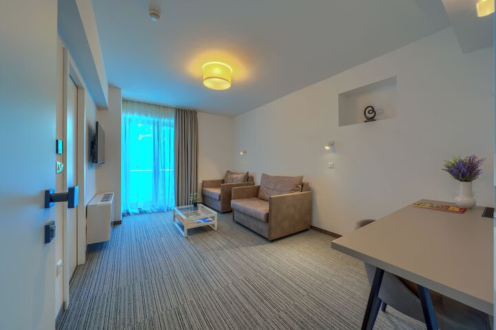 Room 42 of 93