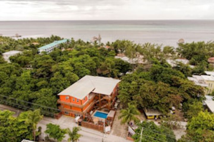 Hotel 5 of 6