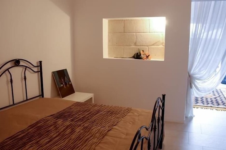 Room 19 of 35