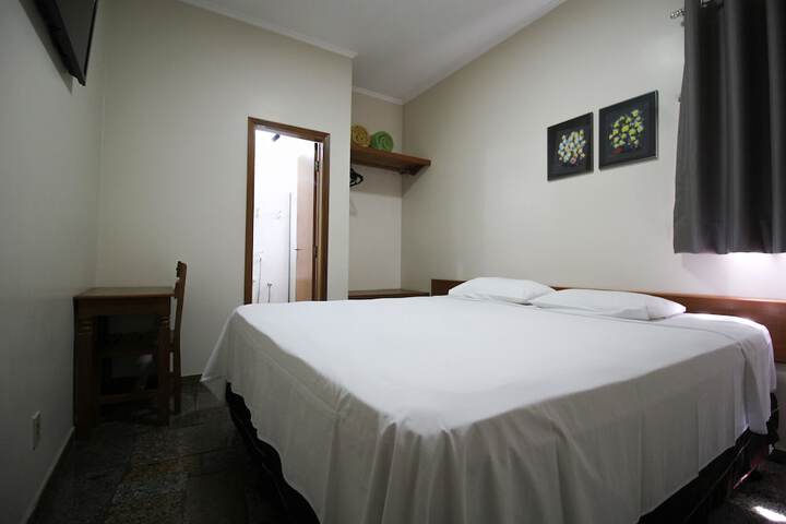 Room 12 of 183