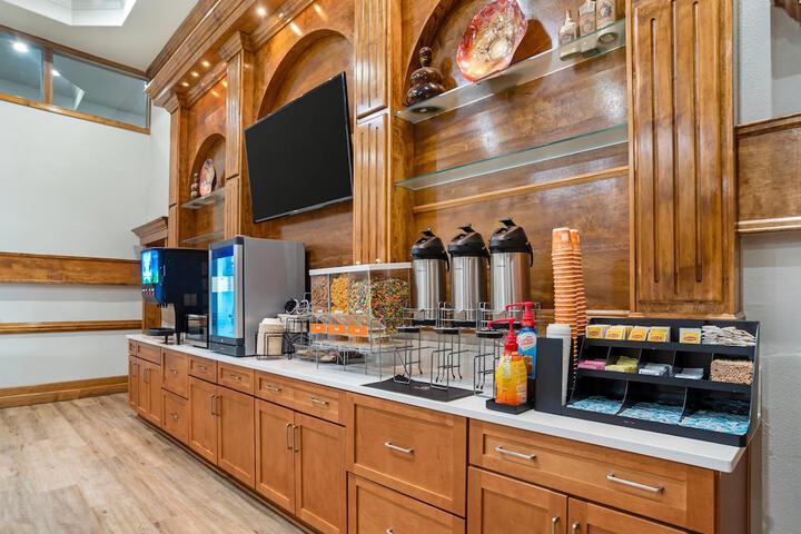 Breakfast area