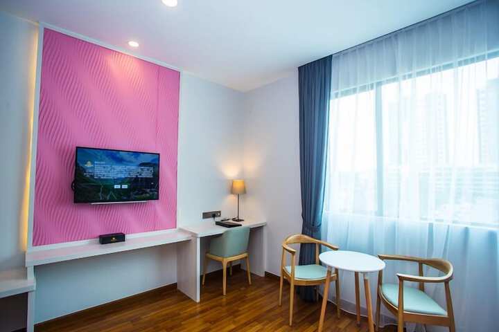 Room 7 of 38