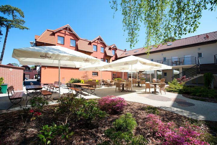Hotel Exterior 82 of 82