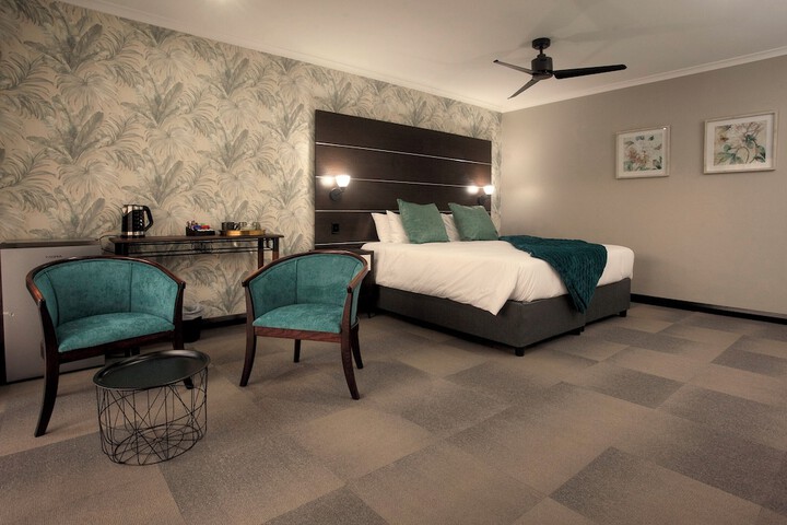 Room 13 of 40