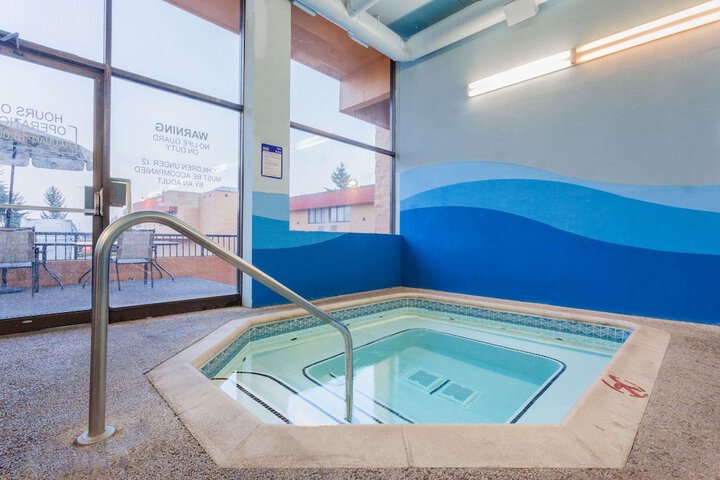 Hotel with Pool