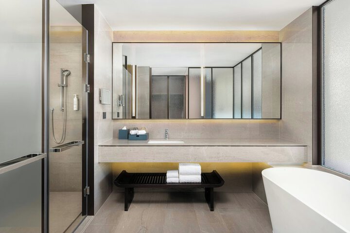 Room 14 of 42