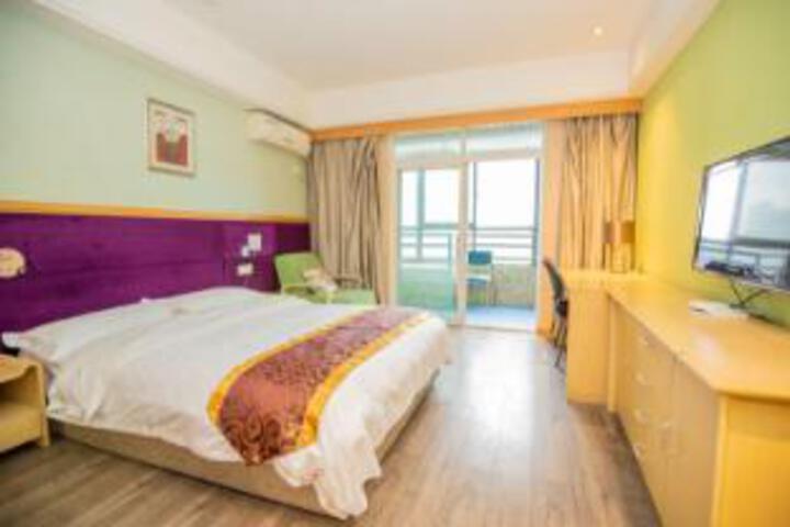 Room 15 of 17