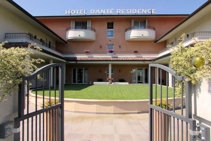 Hotel Dante Residence in Mantua