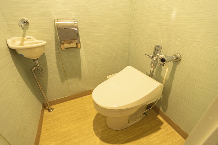 Room 25 of 128