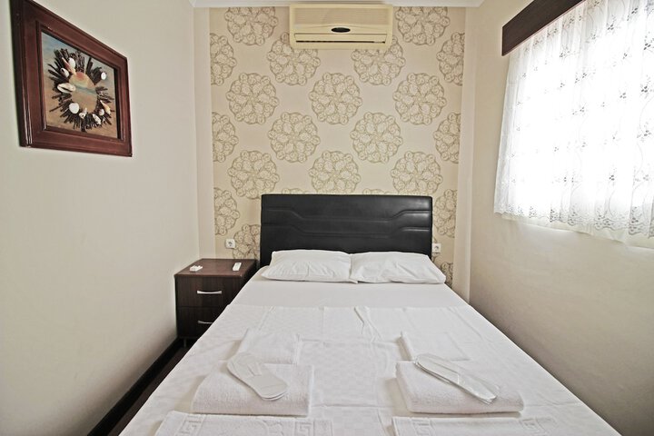 Room 9 of 35