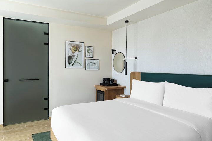 Room 6 of 54