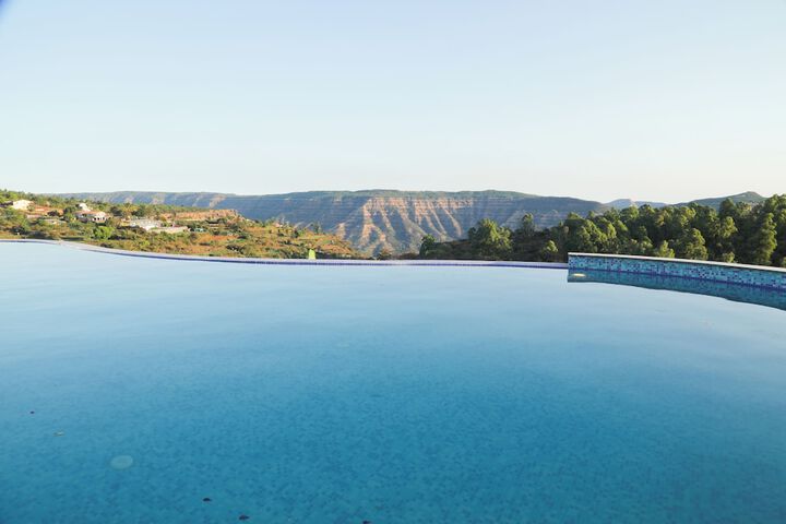 Pool 44 of 68