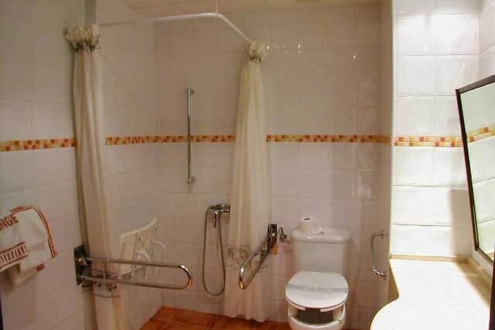 Room 8 of 24