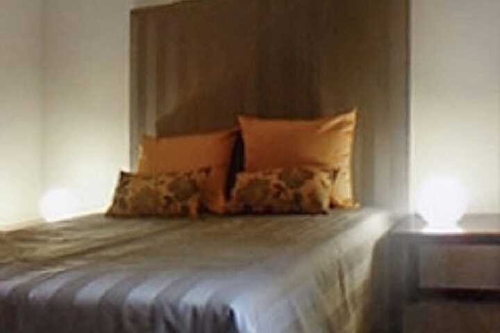 Room 9 of 10