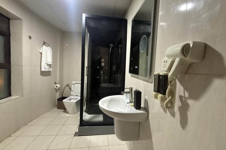 Room 47 of 63