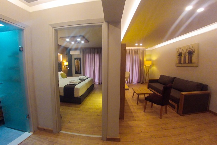 Room 14 of 90