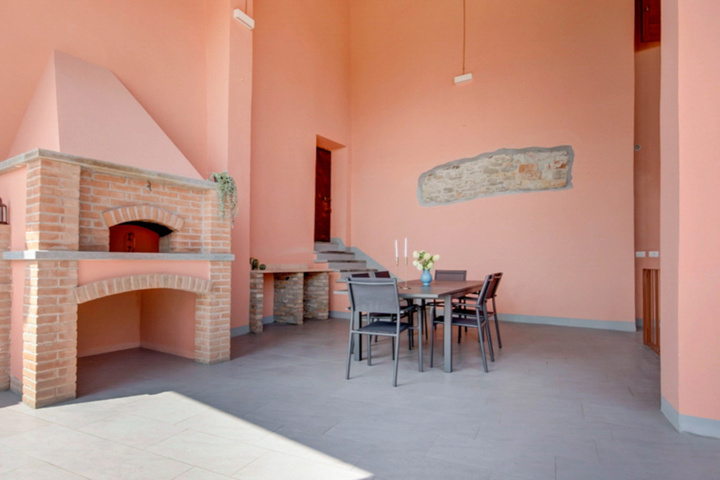 Room 10 of 17