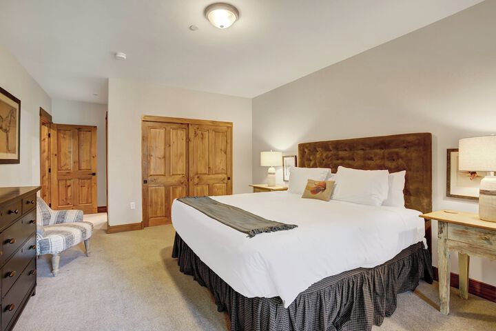 Room 62 of 493