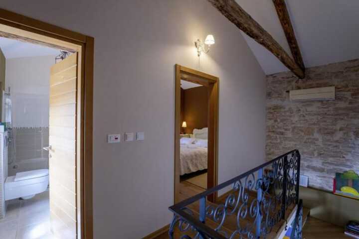 Room 8 of 45
