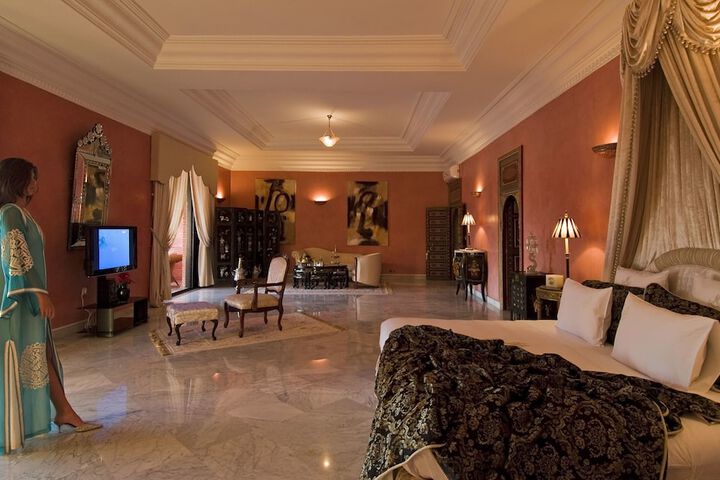 Room 4 of 23