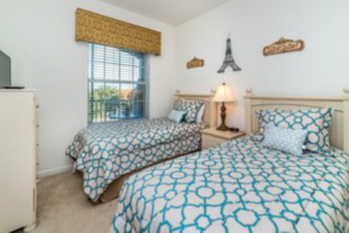 Room 37 of 39