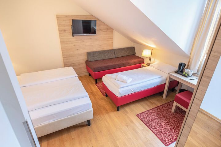 Room 21 of 47