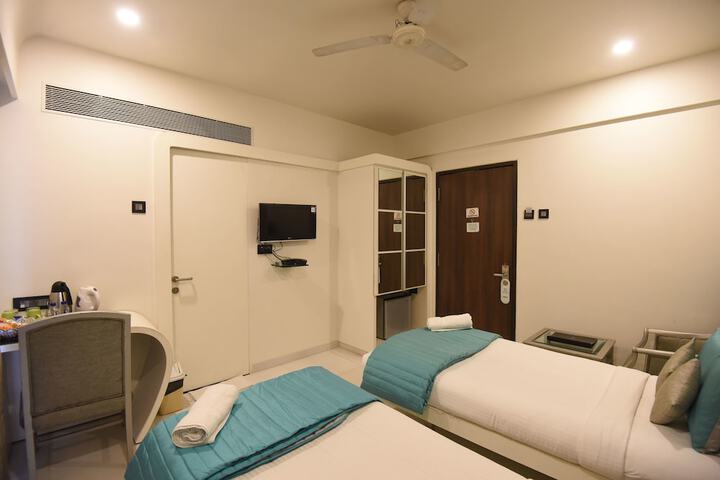 Room 26 of 60