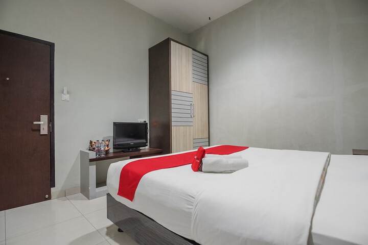 Room 5 of 17