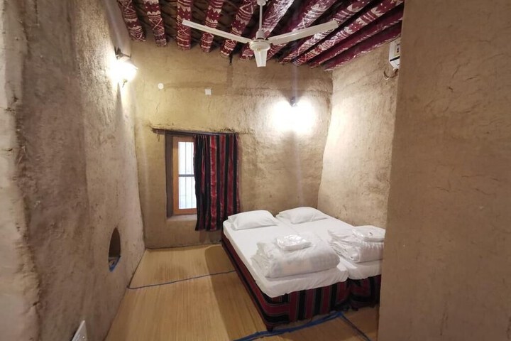 Room 9 of 31