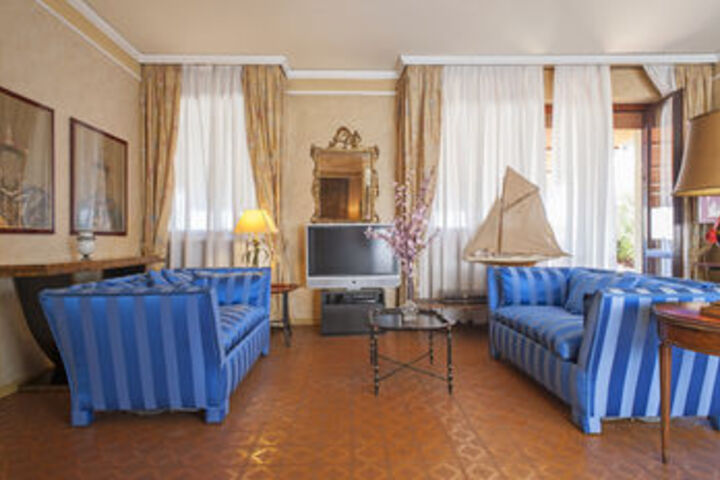 Room 20 of 28