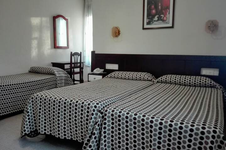Room 10 of 32