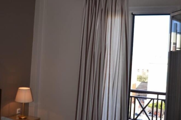 Room 13 of 22