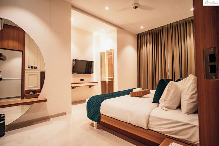 Room 4 of 14