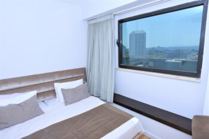 Room 21 of 29