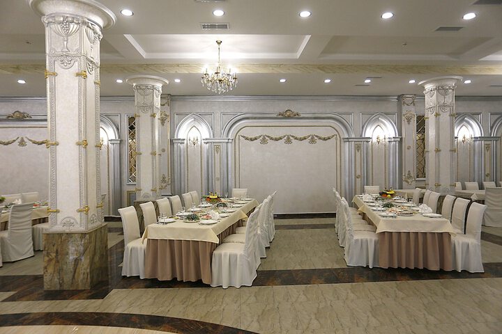 Ballroom/Hall 34 of 36