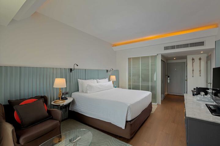 Room 5 of 50