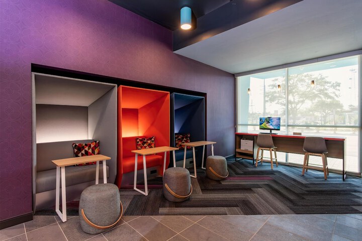 Business Center 29 of 30