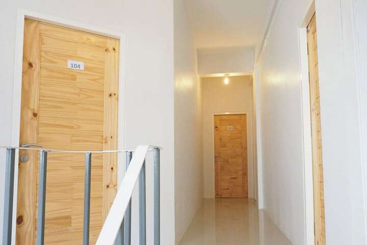 Ballroom/Hall 17 of 21