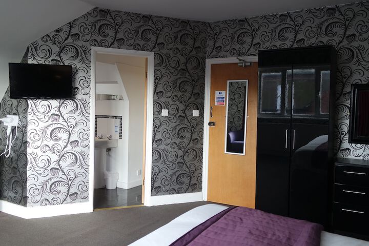 Room 90 of 160