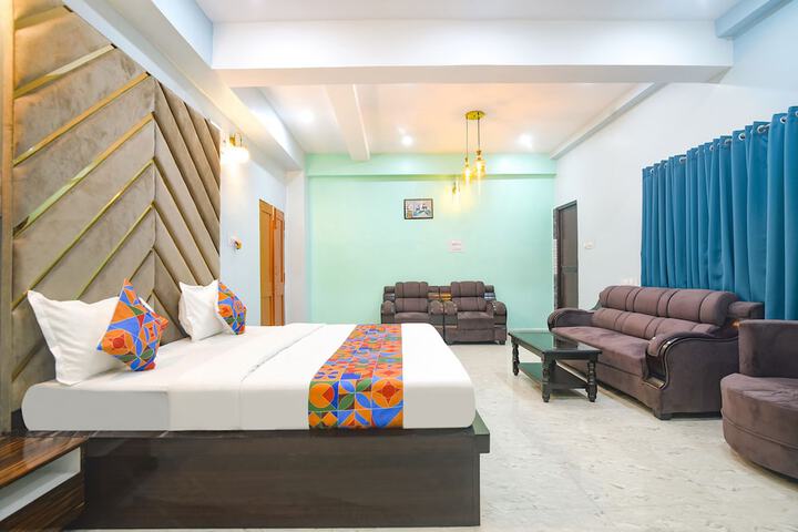 Room 8 of 27