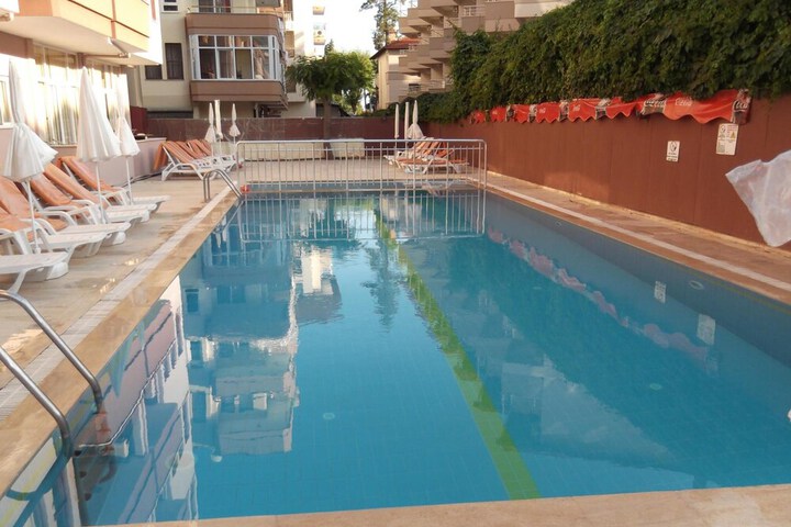Pool Hotel