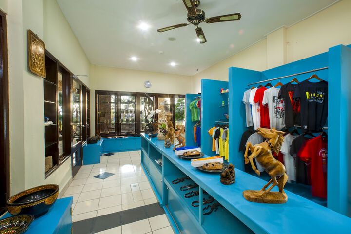 Gift Shop 37 of 64