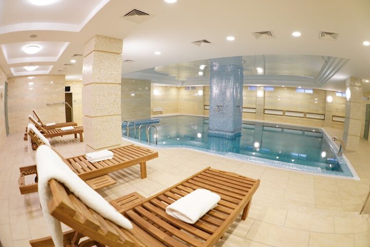 Pool 54 of 119
