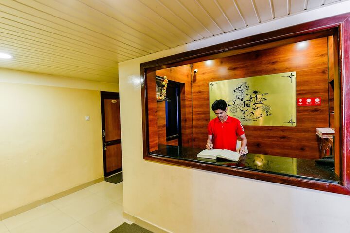OYO 23115 HOTEL SARAVANA