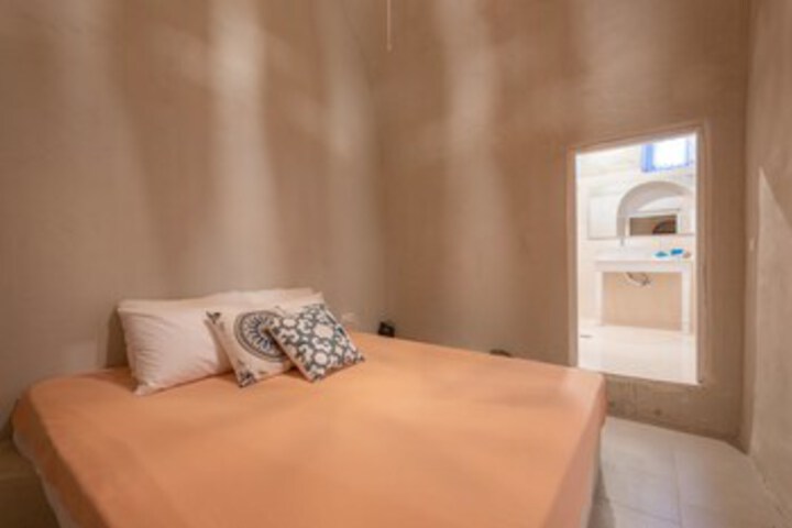 Room 28 of 39