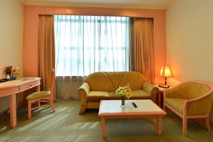 Room 30 of 49