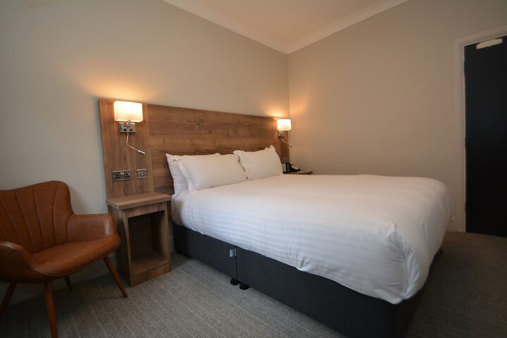 Room 5 of 14