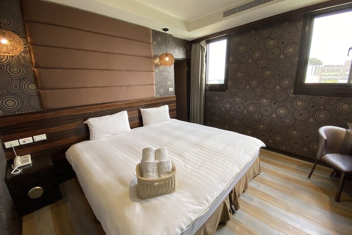 Room 19 of 38